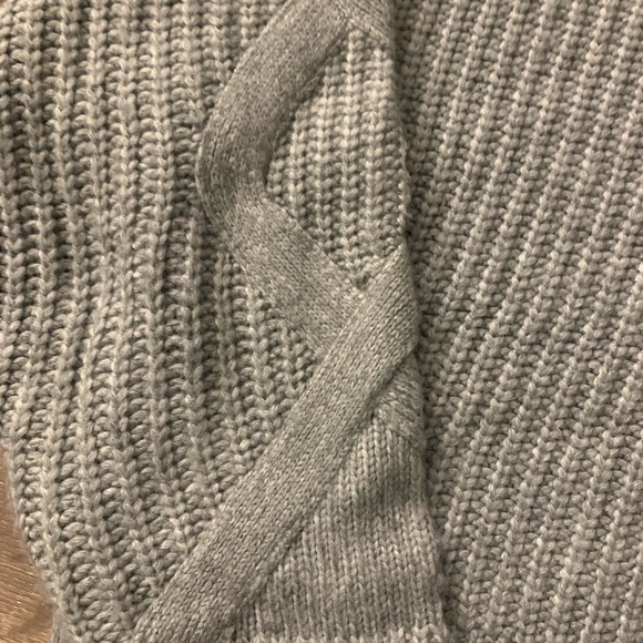 Elizabeth and James Sweater - ❣️Host Pick ❣️ - Picture 3 of 6